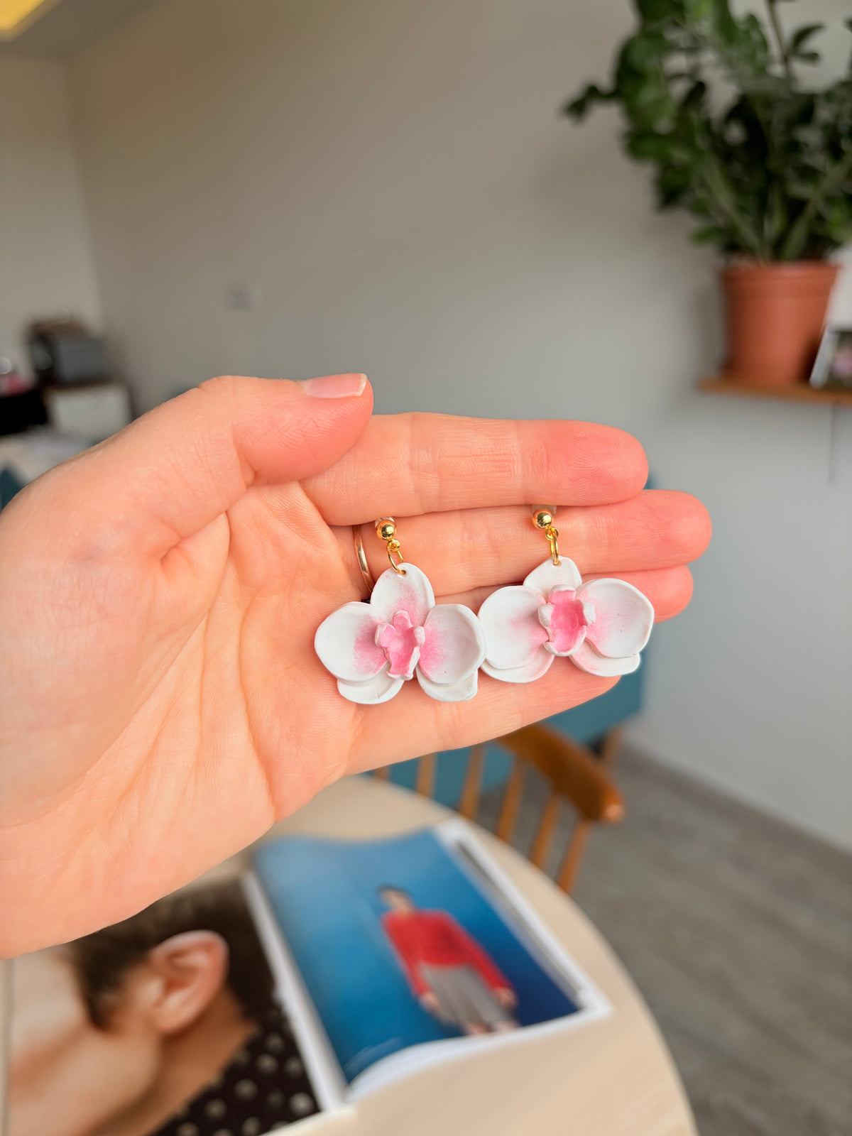 Bílá orchidej – Růžový střed